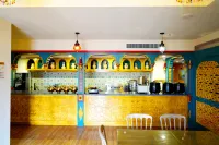 Wolf's Home Hotel Vacation (Silk Road Light Tourism Town Railway Station)