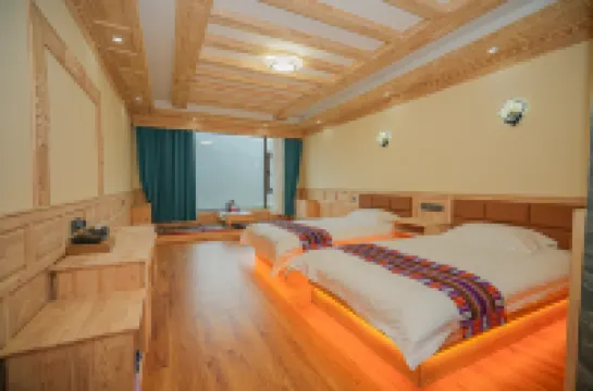 Yasheng Homestay (Zhagana Scenic Area)