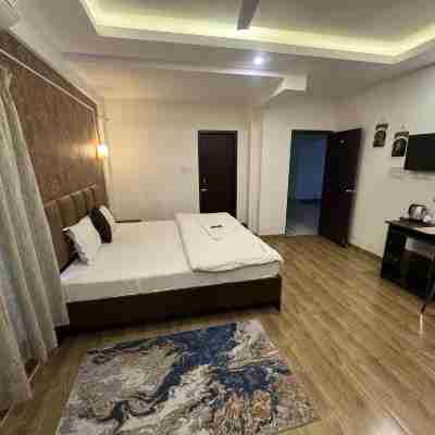 FabHotel 85 the Seven Wonders - Near Cnci Hospital Biswbangla Gate Rooms