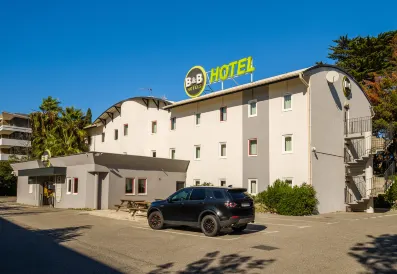 B&B HOTEL Villeneuve Loubet Plage