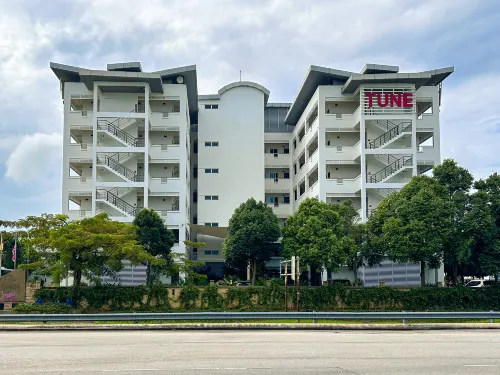Tune Hotel KLIA Aeropolis (Airport Hotel)