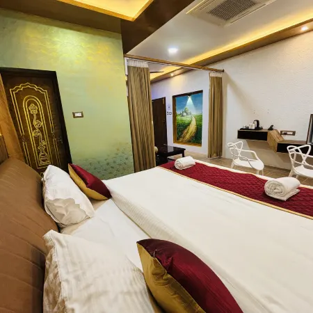 HOTEL N N PALACE