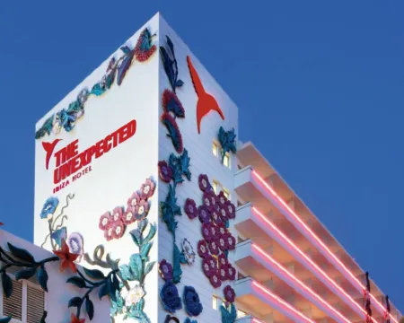 The Unexpected Ibiza Hotel - Ushuaïa Club entrance included Hotéis em Ibiza