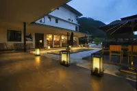 Gengda Yunshang Four Seasons Panda Inn