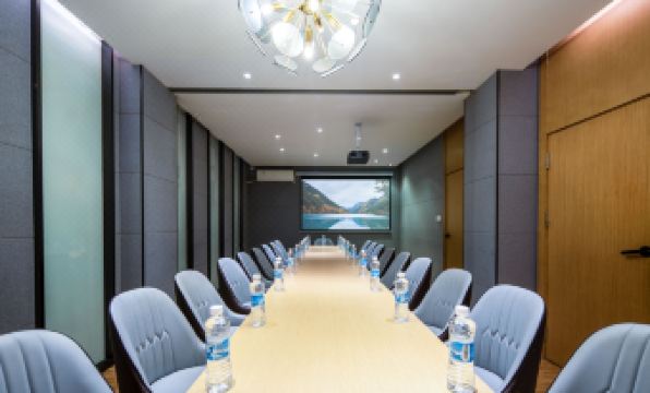 R ROYALSS HOTEL (Jiuzhaigou Valley Scenic and Historic Interest Area Tourist Center)