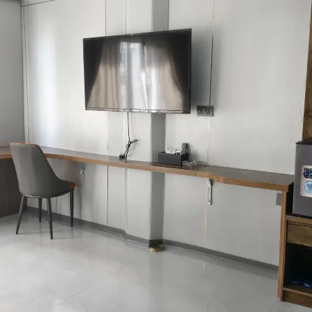 JUN YUE VI Lagos hotel(Royal Hospital,Landmark Centre)
