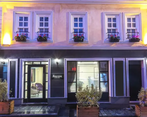 Meroddi La Porta Hotel Hotel dekat Menara Galata