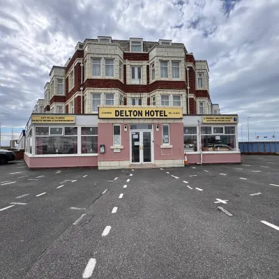 RideSide Hotel Hotels near South Pier