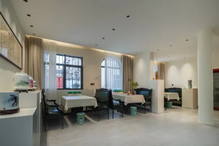 Jingdezhen Niulan Ceramic Homestay (China Ceramics Museum & Ancient Kiln) Отели рядом с достопримечательностью «Moon Lake Scenic Area»