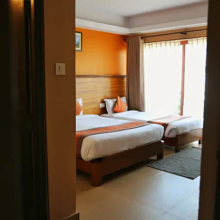 HOTEL LAKE STAR