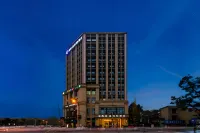 海瑞·溫斯特酒店（成都溫江大學城|市五醫院地鐵站店） 鄰近小魚兒水族（鳳溪大道北段）的酒店