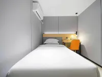 Yunjian Hotel (West Changjiang Road) Hotels near Zhonghai Terminal
