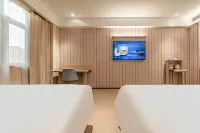 Hanting Hotel (Yulin Dingbian Mingzhu West Road Branch) - parking