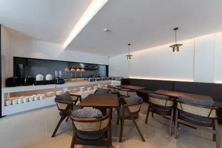 Renjoy Hotel (Kangding Xinduqiao Town Photography Road) Отели рядом с достопримечательностью «Xinduqiao Town»