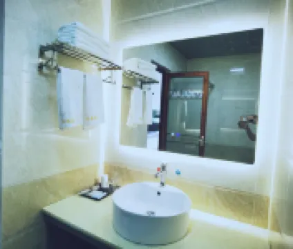 Honghe Business Hotel