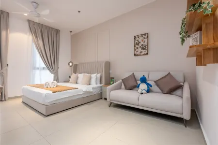 Paxtonz by YourSuperHost Отели рядом с достопримечательностью «Surian Residences»