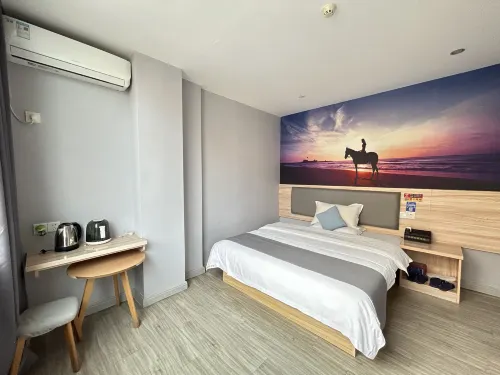 Xingyi Chain Hotel (Huichang Drama Town)