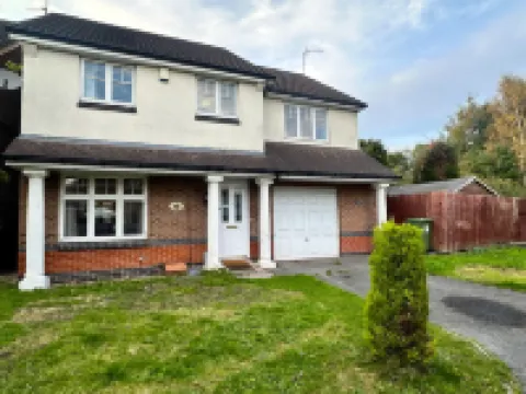 伍爾弗漢普頓帶停車位的驚艷四卧室房屋 酒店