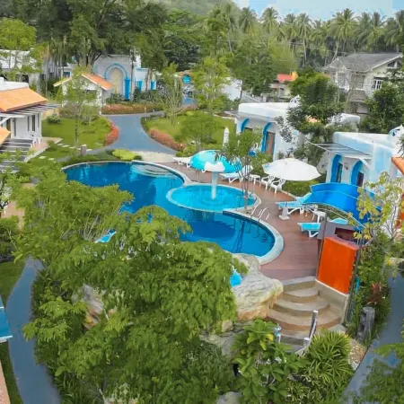 Baanmontra Beach Resort - Bankrut