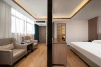 BORRMAN HOTEL (Huaihua Shuntian International Branch) Hotel a New Municipal Government/City Administration Cente