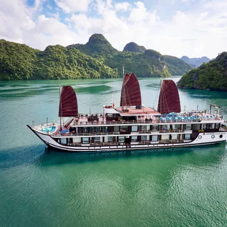 Amanda Luxury Cruise