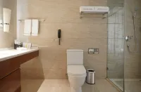 Licheng Ruixuan Hotel (Lingshi Xinjian East Street)