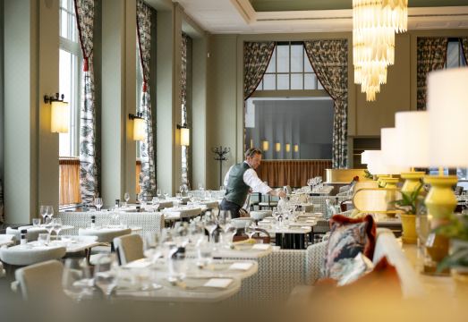 4. 더블트리 바이 ..