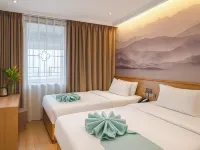 Yunchuan Hotel Hotels near Sihui Station