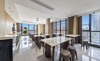 Miaohuang Royal · Cloud Realm & Wild Trace High-Altitude Scenic View Hotel