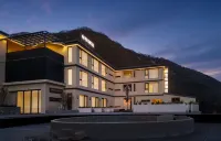 Langjimicang Hotel (Jiuzhaigou)