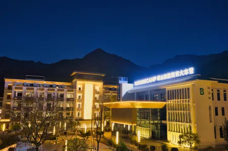 Minshan Nature Education Base Camp