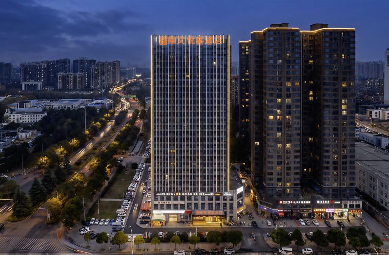 Huawen Yuexi Hotel