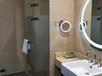 Lavande Hotel (Beijing Shijingshan Wanda Plaza) Hotels near Shijingshan