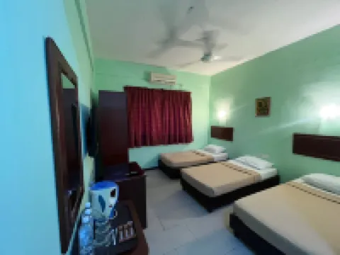 Collection O Analisa Beach Resort Hotel dekat Teluk Penyu
