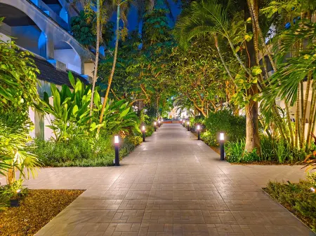 Pooh Beach Resort & Spa