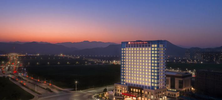 Hilton Garden Inn Ningguo Chengxi Lake Отели в г. Нингуо