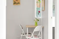 Private Rooms – Easy Access to Shops & Transport