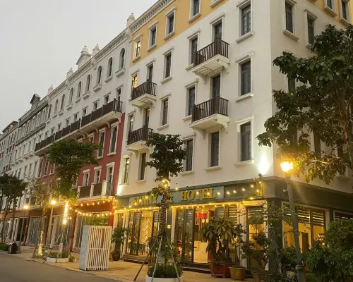 SUNNY HOTEL Hotels in Ha Long City