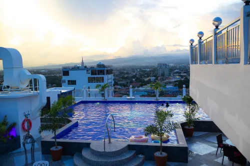 Stylish 1 Bedroom Unit at White Tower in the heart of Angeles City - Kuntosalit