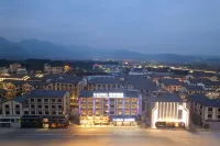 Yilong Hotel (Jiuzigu Ancient Town)