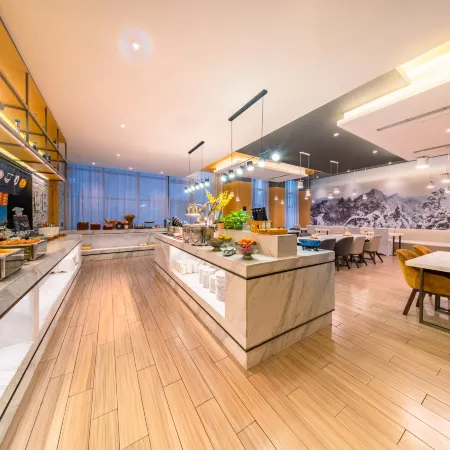 Atour Hotel (Tianshui South High-speed Railway Station Shengda Plaza)