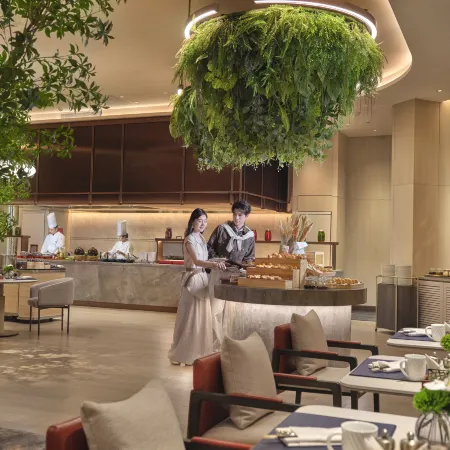 The Reserve Hotel Luoyang, Curio Collection by Hilton
