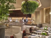The Reserve Hotel Luoyang, Curio Collection by Hilton