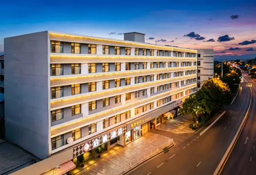 Qifan Hotel (Kunming Railway Station Huannan South Road Metro Station Branch)