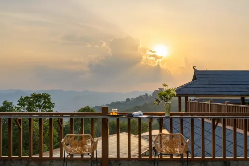 Sea of Clouds at Sun | Leisure and Holiday Courtyard - 2 stjerner