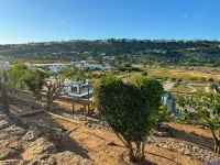 BnB Homes Villa Verde - swimming pool, marina view, BBQ and games room, garden - Dağ Manzaralı