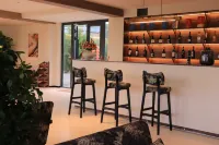 Jiangtu · See Mountain Inn Mountain Wild Homestay (Kurdining Scenic Area, Gongliu County) - bar
