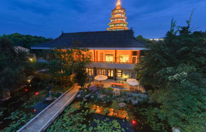 Lotus Yard Zen Hotel