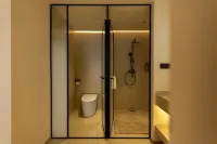 Qipu Xiaozhu Design Guesthouse (Huangguoshu Waterfalls Scenic Area) - พร้อมระเบียง
