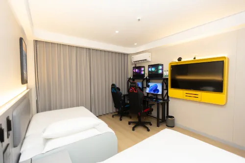 Ximange E-sports (Mengzhou Riverside Park Branch) - Parking